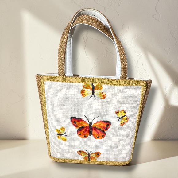 Vintage Handbags - Vintage Needlepoint Butterfly Woven Straw Tote Bag Gold Trim Kiss Lock Pocket